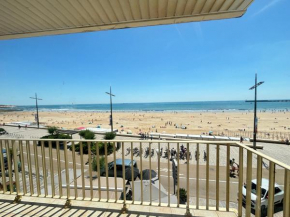Appartement 4 pièces avec balcon face mer, proche plage et commerces, idéal famillies - FR-1-197-199